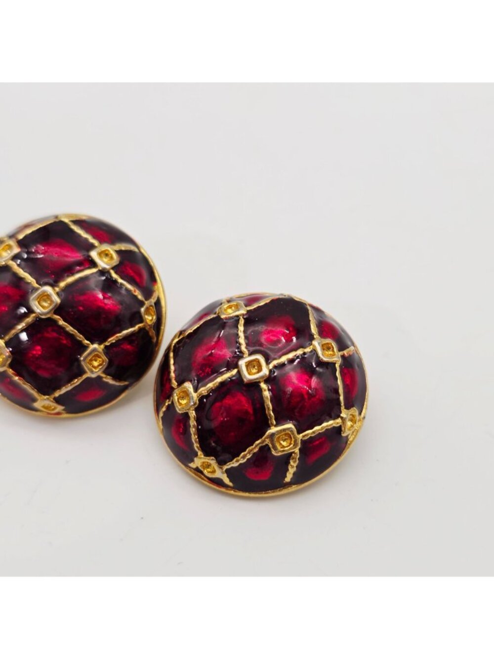 Vintage Red & Gold Enamel Clip-On Earrings With Lattice Design Round Dome Style - Picture 5 of 7